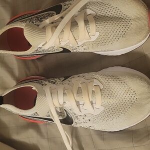 Nike Cream and Black Women's Sneakers